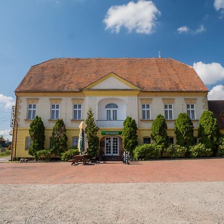 Hotel Club Vranovská Ves المظهر الخارجي الصورة